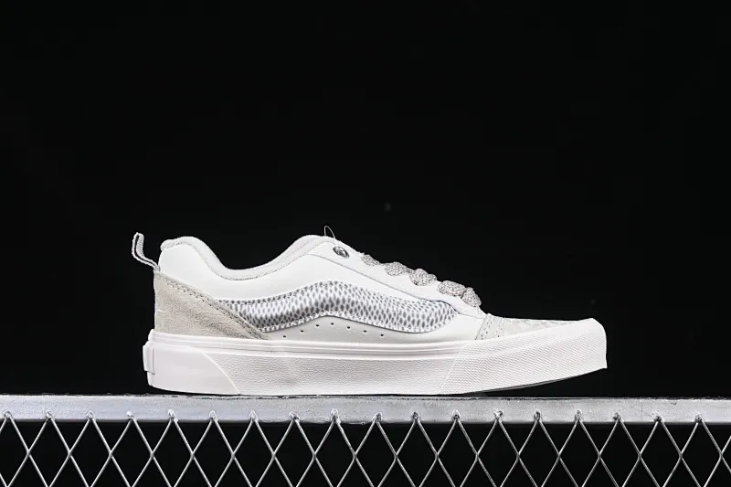 All categories Vans Vans series Vans Low Vans low-top Vans Classics Knu Skool Vr3 Vans official Year of the Snake limited bread shoes VN0009QCSNK